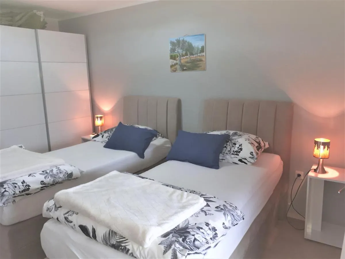 Apartment Lucija Кострена